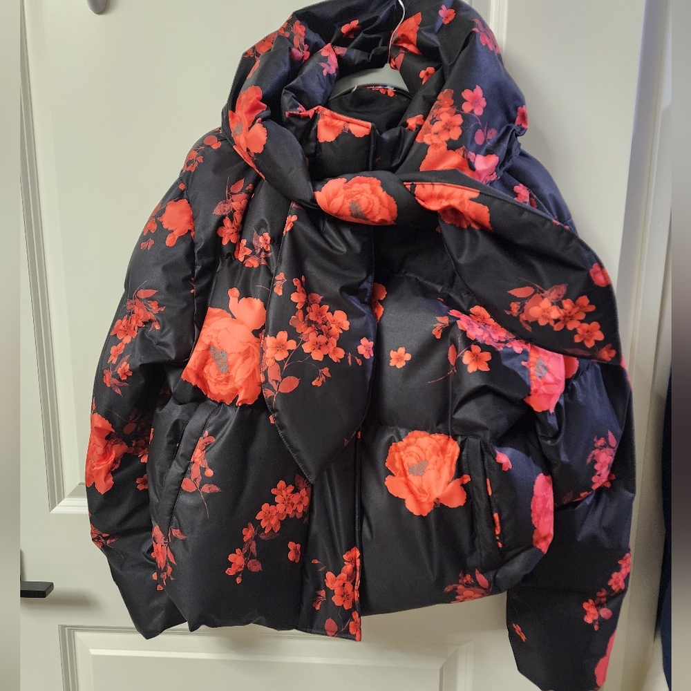 Urban Outfitters Floral Puffercoat With Front Tie Scarf Attached